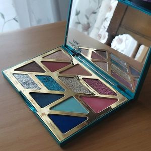 Tarte High tides and good vibes eyeshadow palette. New/Never used.